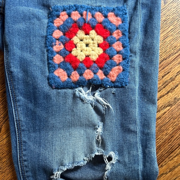 One of a kind limited edition American Eagle Tomgirl Jeans - Picture 4 of 7